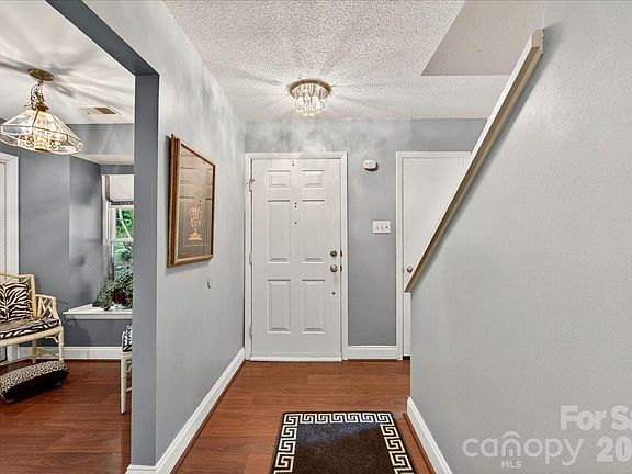 4th image of 830 Sardis Cove Dr