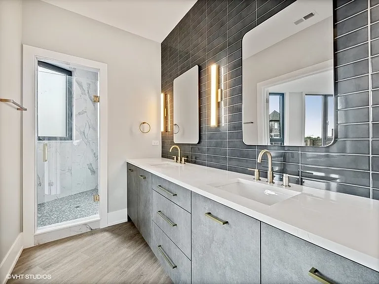 3839 N Clark St — Photo 7