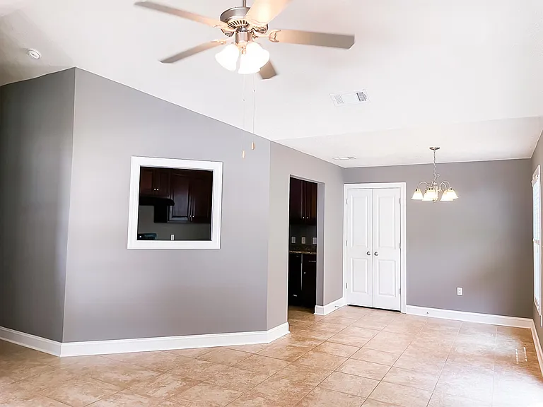 1628 Oxford Pl — Photo 10