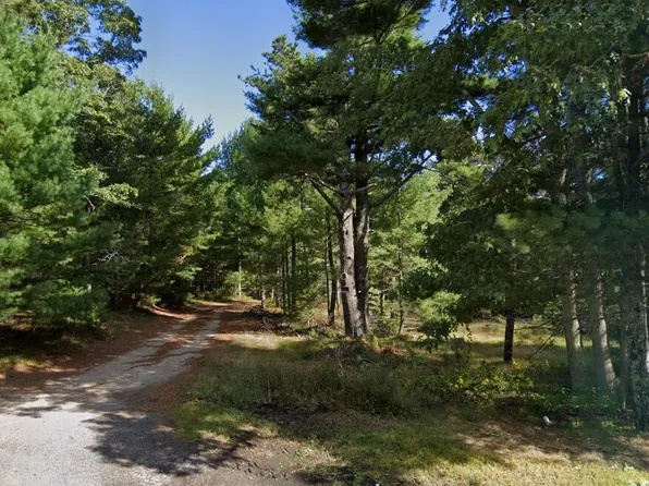 541 county Road, Pocasset, MA 02559