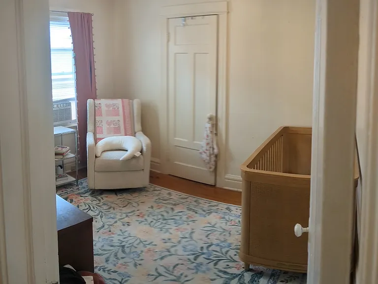 Caroline St — Photo 3