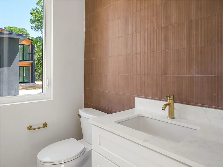 2609 Davis Ln #2 — Photo 14