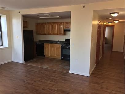 5th image of 39 Lincoln Park APT 3C