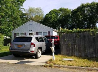 15 John St, Selden, NY 11784