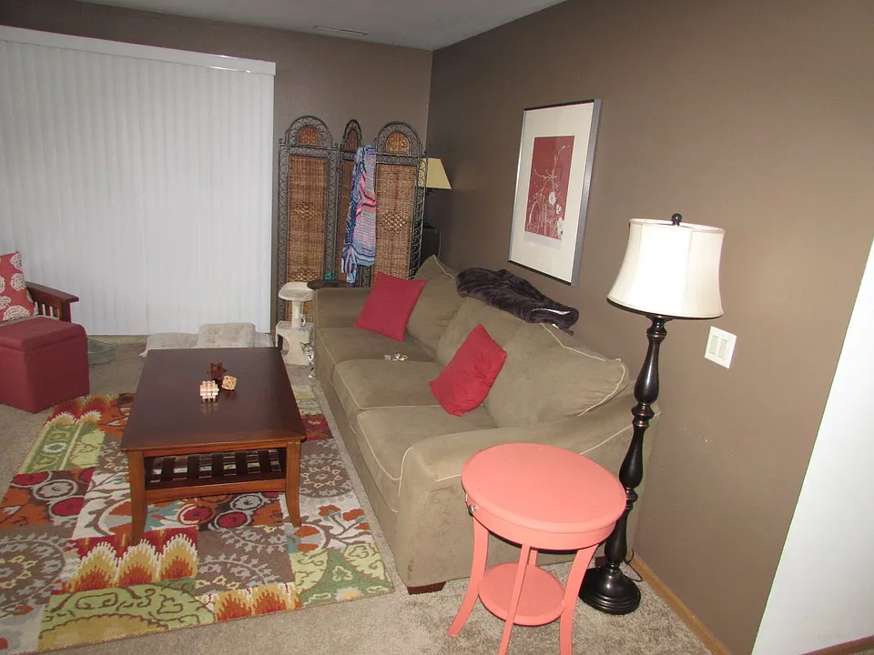 18 Woodridge Ct