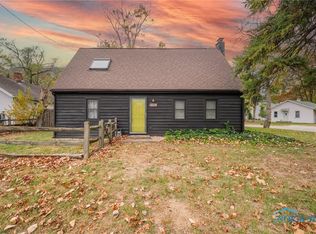 1124 Clarion Ave, Holland, OH