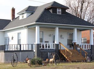 1102 Grand Ave, Johnston City, IL 62951