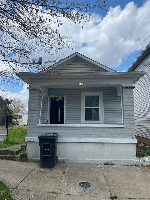 662 N 28th St