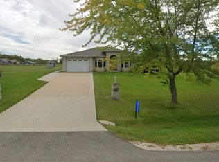 29355 106th St, Trevor, WI 53179