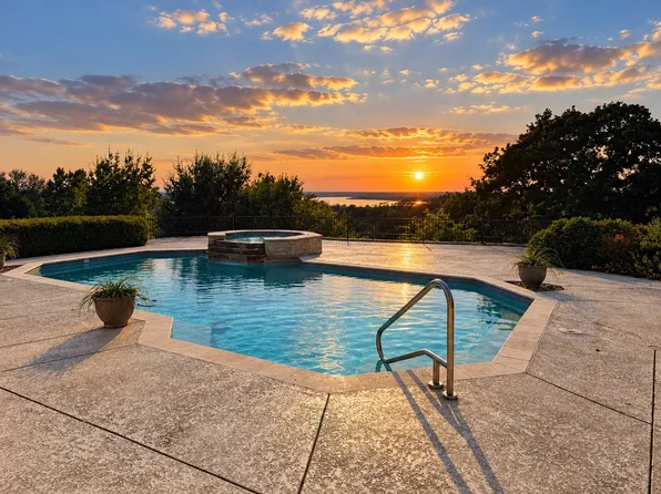 1614 Crow Creek Dr, Granbury, TX 76049