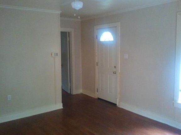 2nd image of 2308 Lee St