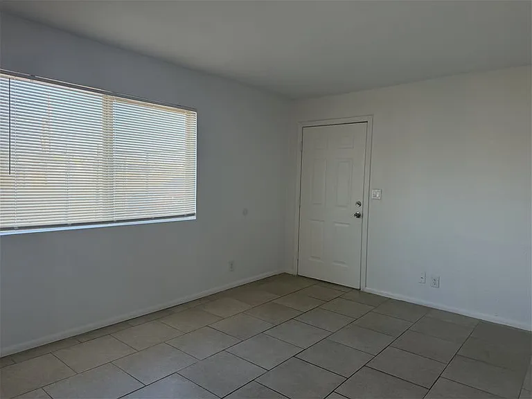 2553 E Pueblo Ave #1 — Photo 2