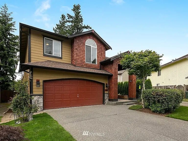 7540 NE 203rd St — Photo 1