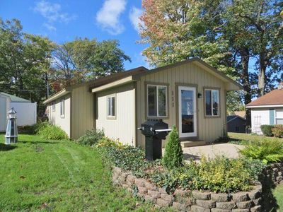 111 Wickham Ave, Houghton Lake, MI, 48629