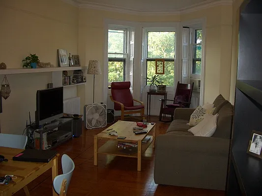 Rented by Aguayo & Huebener Brooklyn | media 4