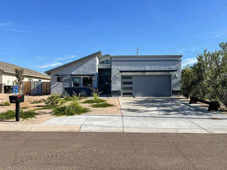 8031 N 14th Pl — Photo 9