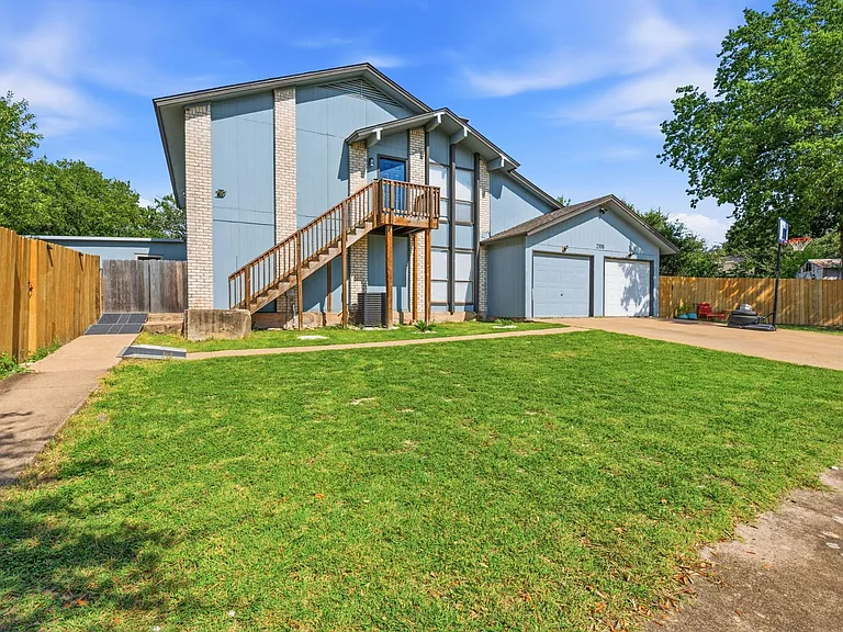 2106 Lamplight Village Cir #A — Photo 3