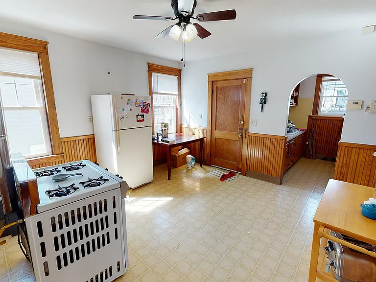 117 Grove St #3 — Photo 3