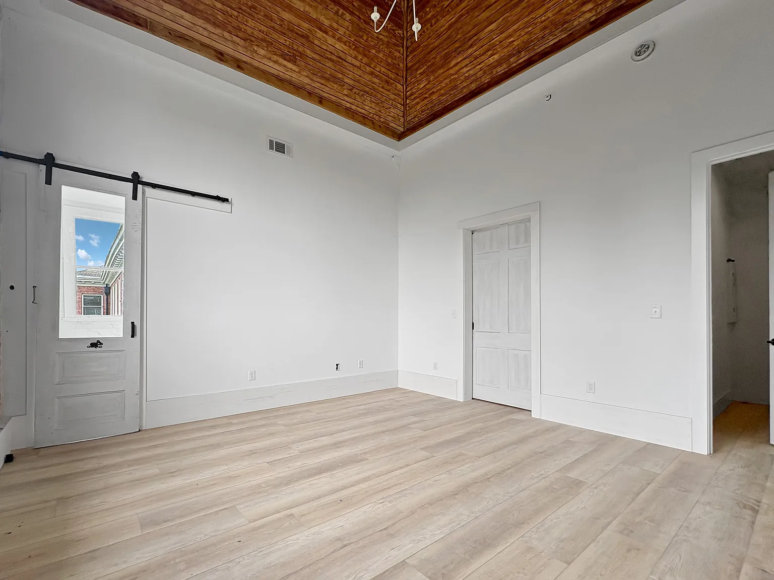 Holy Cross Apartments — Photo 2