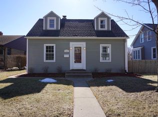 149 W Wabash Ave, Waukesha, WI 53186