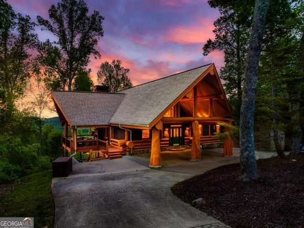 502 Overlook Rd, Blue Ridge, GA 30513