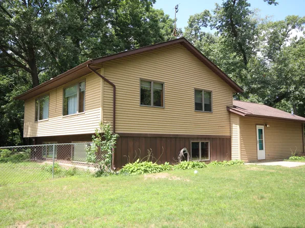 53765 Stevens Ln, Three Rivers, MI 49093