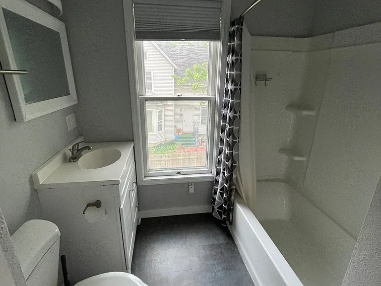 221 E Main St #SV — Photo 4