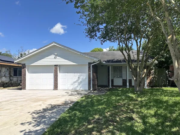 934 Bacliff Dr, Bacliff, TX 77518