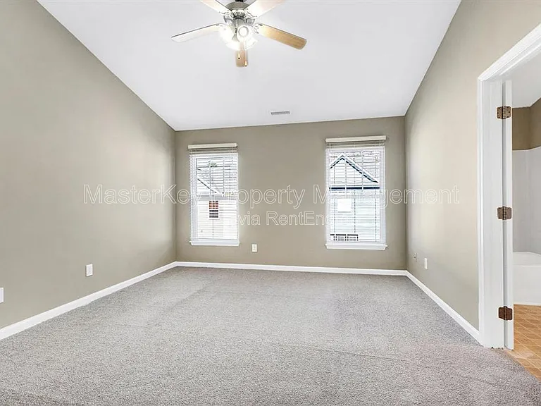316 Kinellan Ln — Photo 22