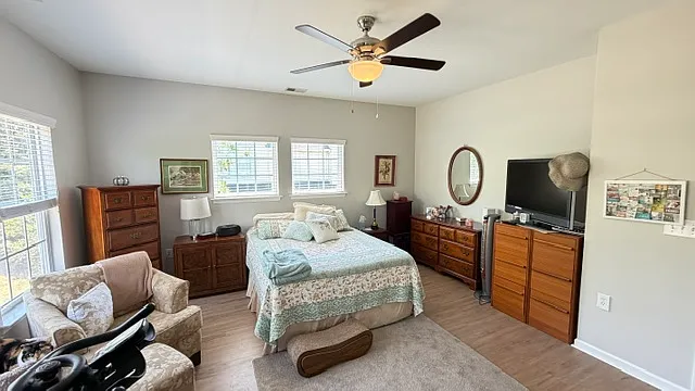 1028 Grace Hill Dr — Photo 29