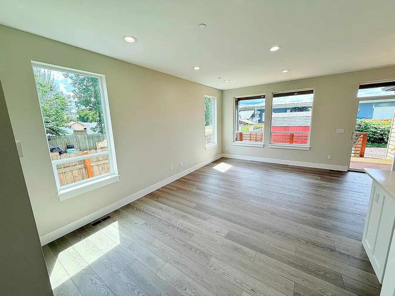 3 bed, 2.5 bath, 1500 sqft, $2,400 — Photo 3