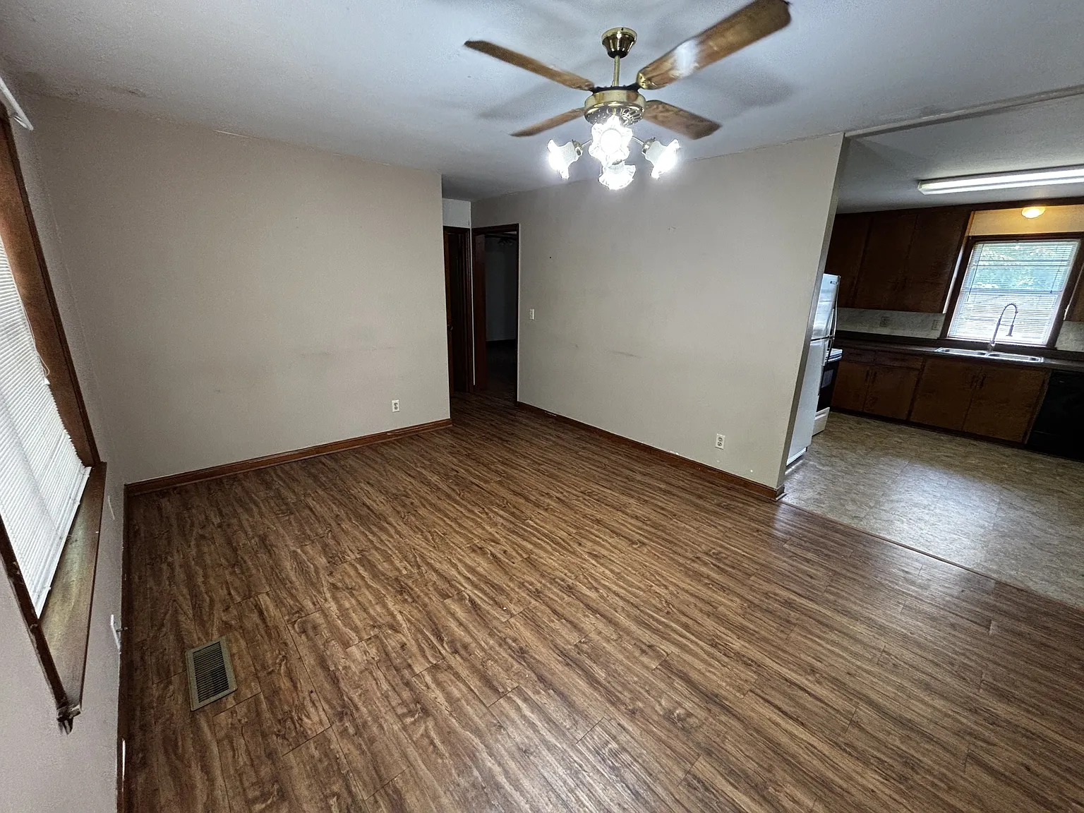 307 N Central Ave, Clarksville - 1 — Photo 3