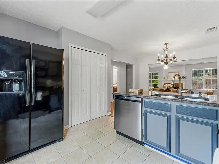 4295 Cabretta Dr SE — Photo 3