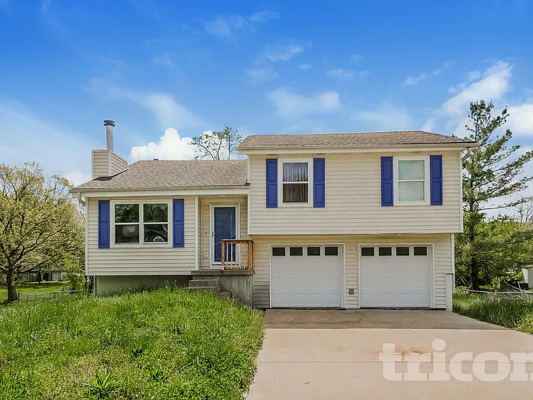 8835 NE 73rd Ct — Photo 1