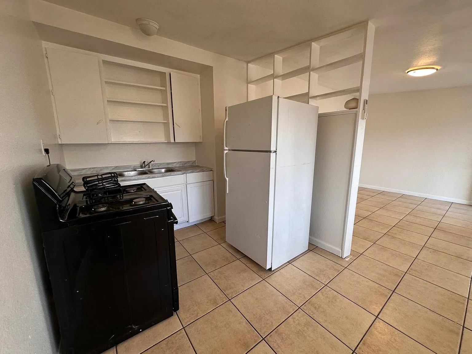 2 bed, 950 sqft, $1,200 — Photo 2