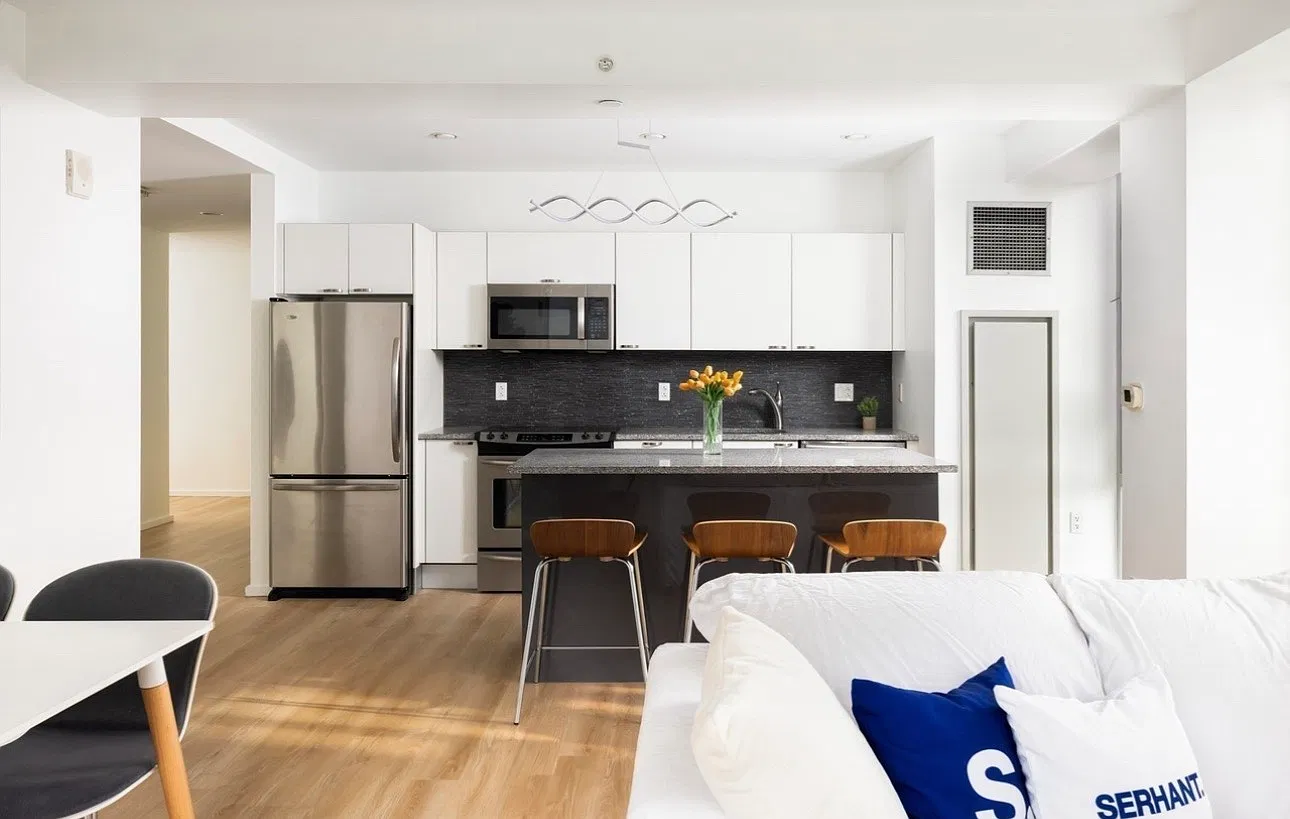 2 bed, 951 sqft, $4,200 — Photo 3