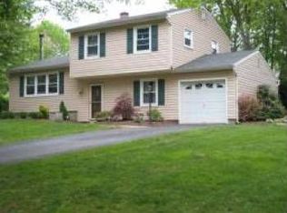 33 Cantebury Rd, Phillipsburg, NJ 08865