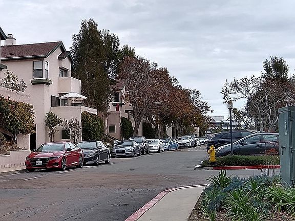 3rd image of 8720 Villa La Jolla Dr
