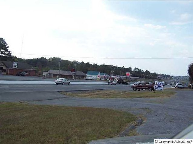 2nd image of 5569 Us Highway 431