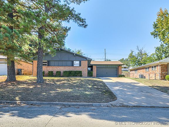 2nd image of 758 N Moccasin Pl