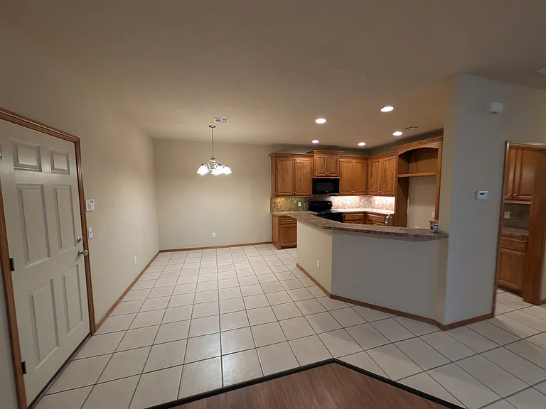 917 SW 37th St #917 — Photo 6
