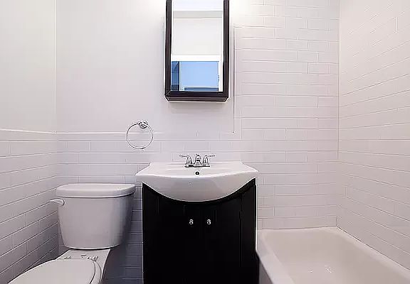 4th image of 13 Essex St APT 5
