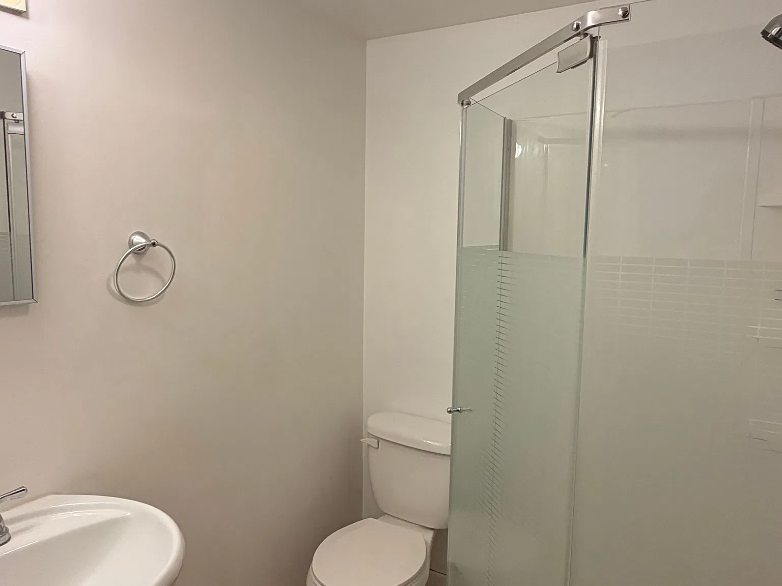 1 bed, 1.0 bath, $550 — Photo 3