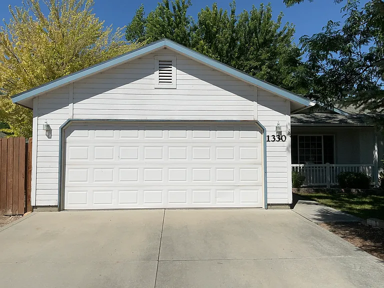 1330 N Andrew Dr — Photo 1