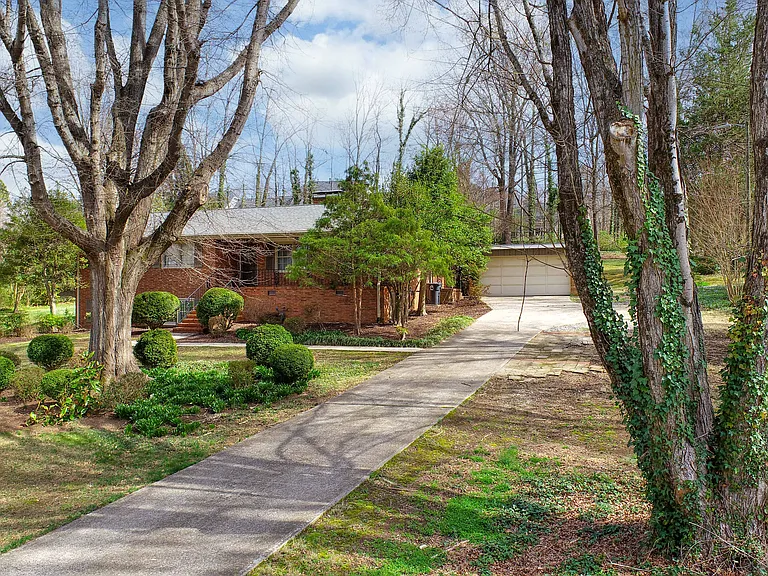 1804 Strathmore Dr — Photo 38