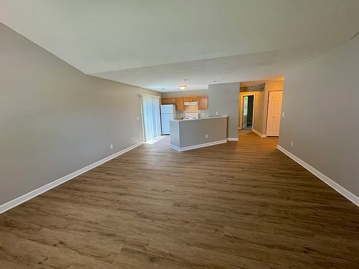 697 Kenny Ln — Photo 6