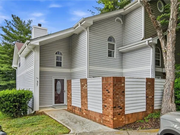 805 Salem Pointe Ln, Winston Salem, NC 27101