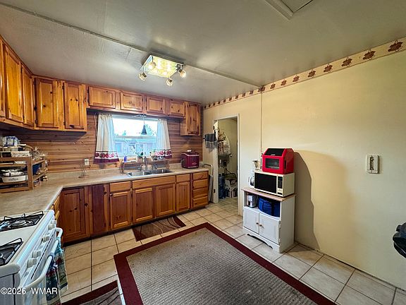 3rd image of 901 Prairie Ave