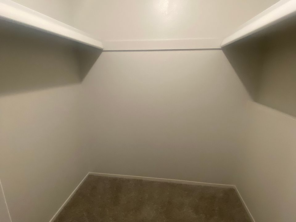 Walk in closet