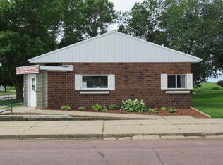 102 S Oak St, Wanda, MN 56294
